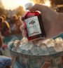 Frecher Vierer bei der Pool Party