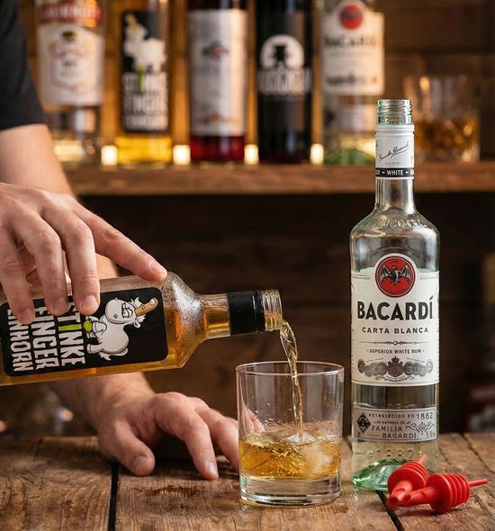 Stinkefingereinhorn und Rum