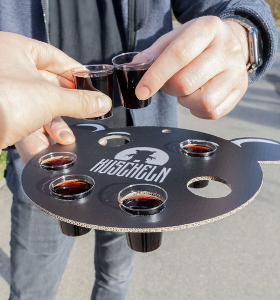 Bärentablett anstoßen