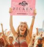 FICKEN Pappe pink auf dem Festival